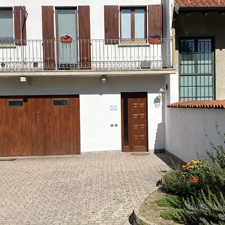 Il Cortile Di Adele Castelletto sopra Ticino